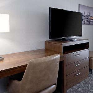 Studio Queen Suite